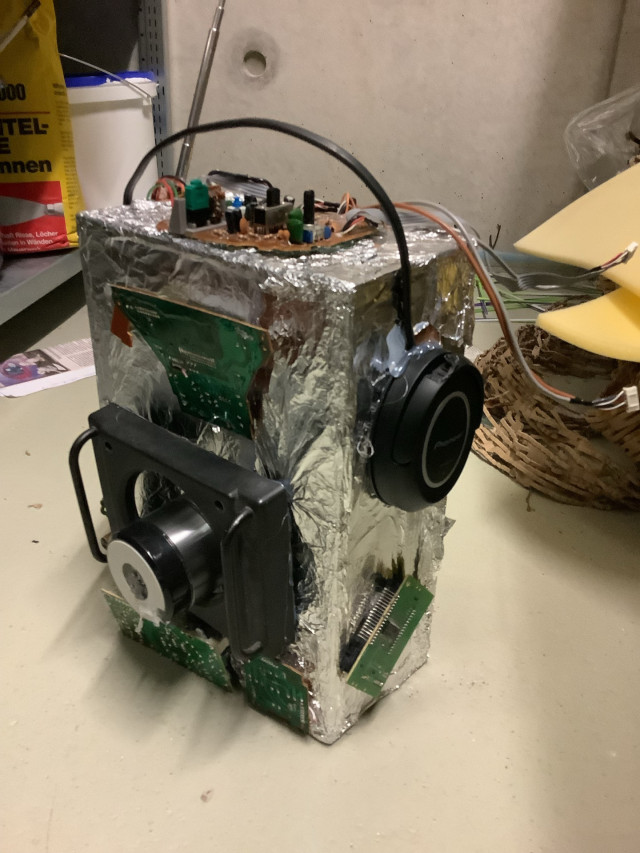 Roboter aus Elektroschrott