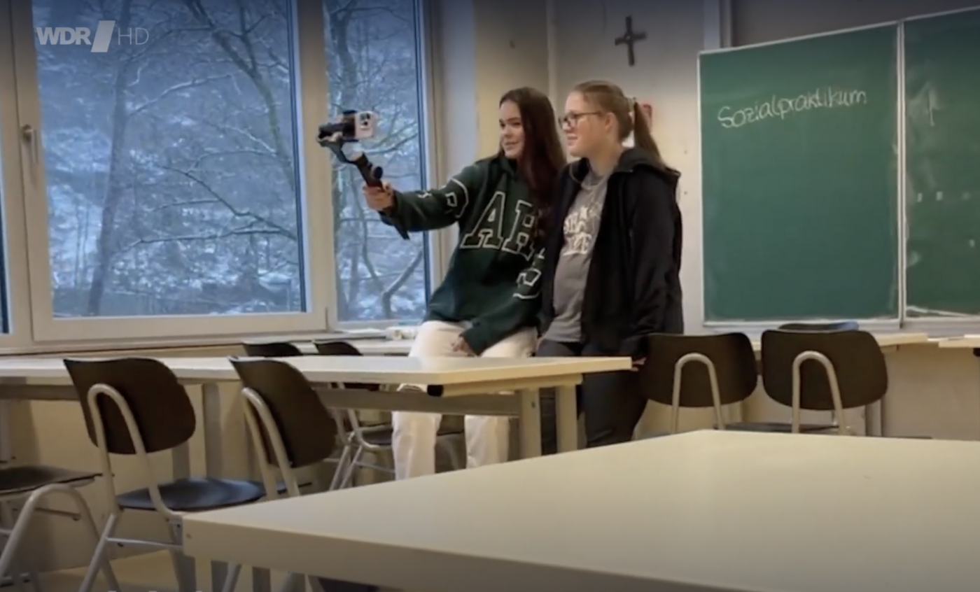 Schülerinnen der Q1 zu sehen in der Lokalzeit-Ruhr im WDR